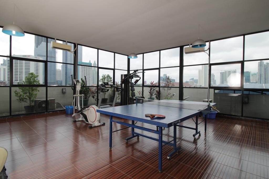 Reddoorz Plus Near Ambassador Mall Джакарта Экстерьер фото